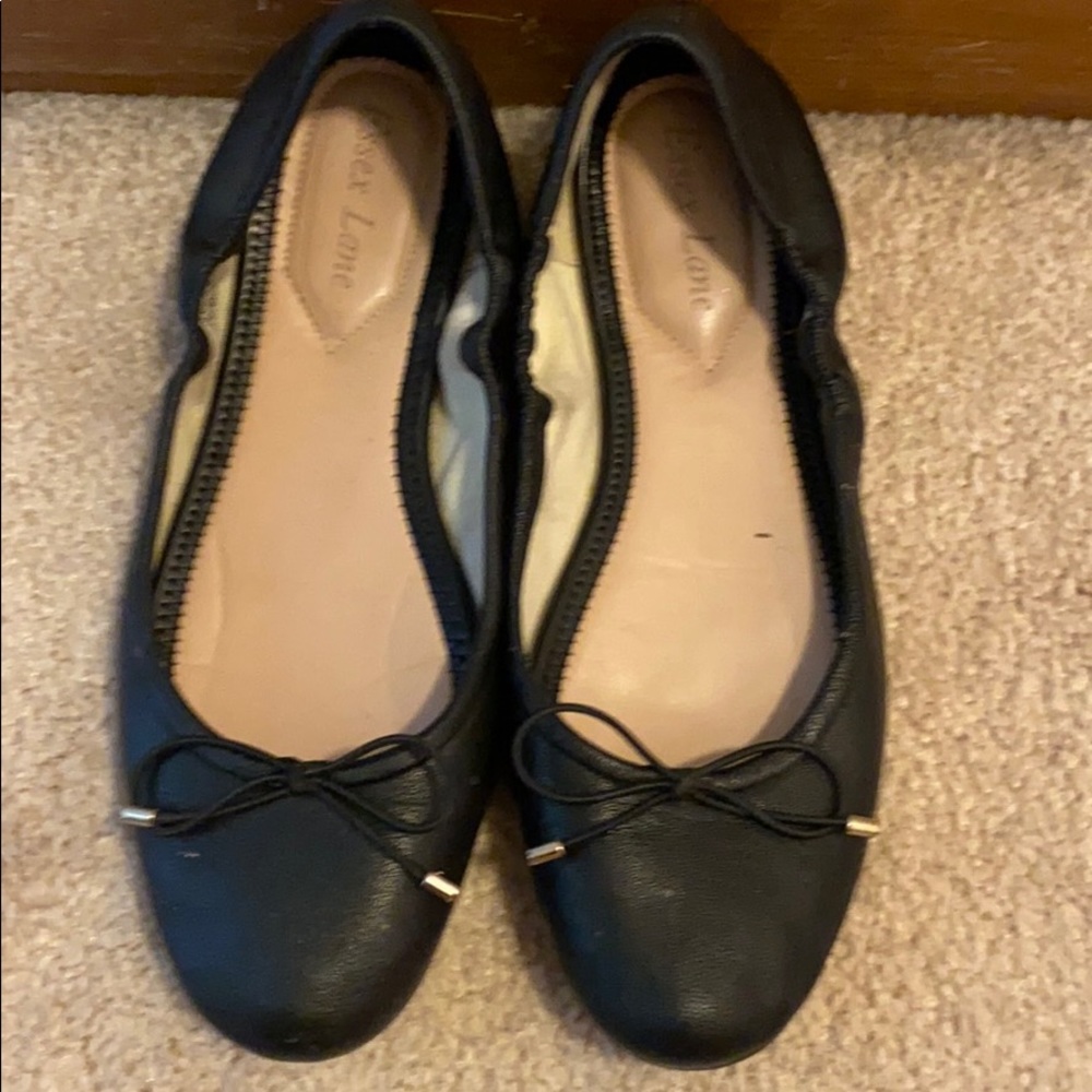 Women’s black flats